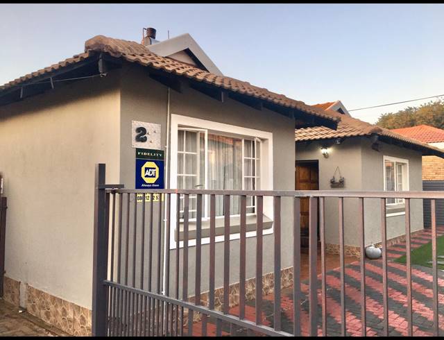 3 BEDROOM TOWNHOUSE FOR SALE IN BENDOR